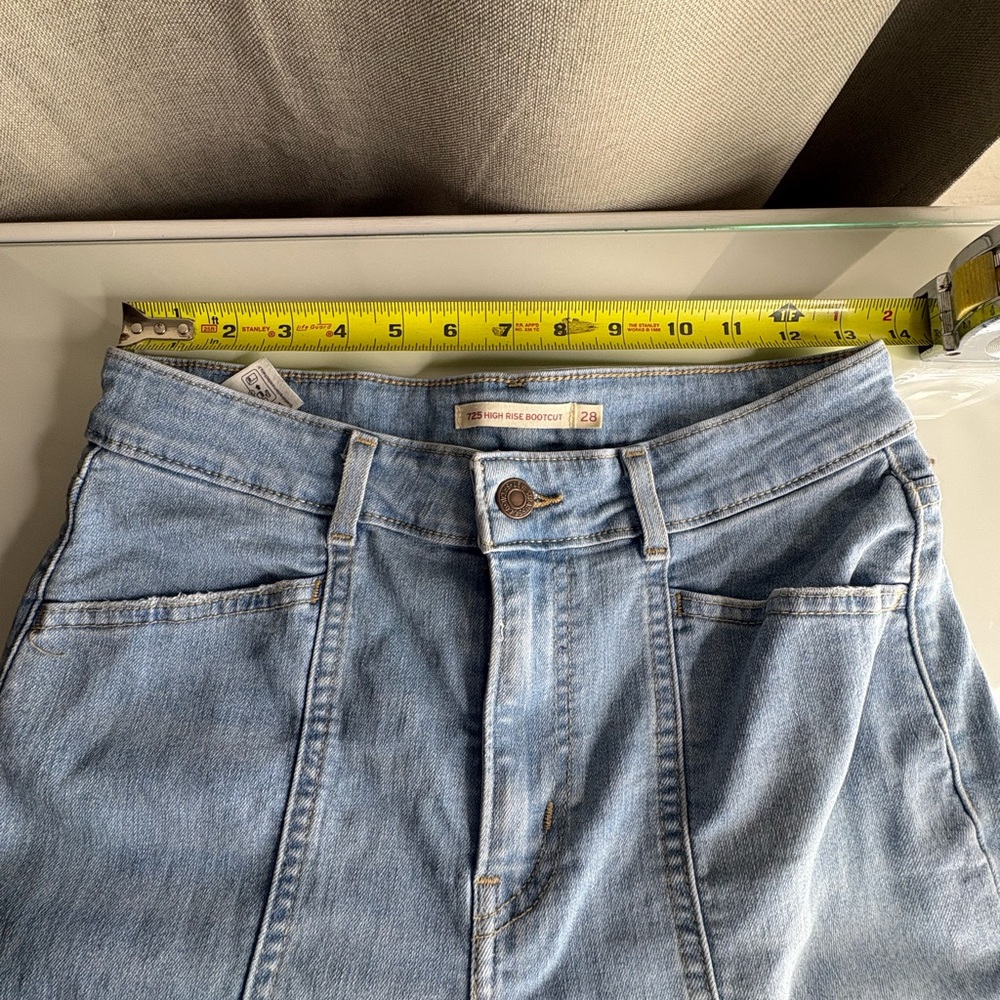 Levi's High Rise Bootcut Jeans - Picture 5 of 9